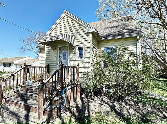 2nd image of 30586 Paragon Ave