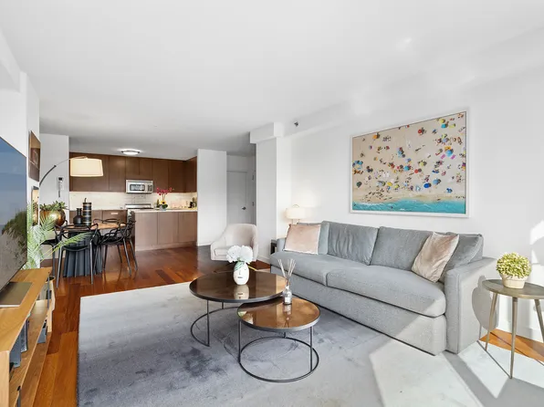 310 East Houston Street PHC image 3 of 8