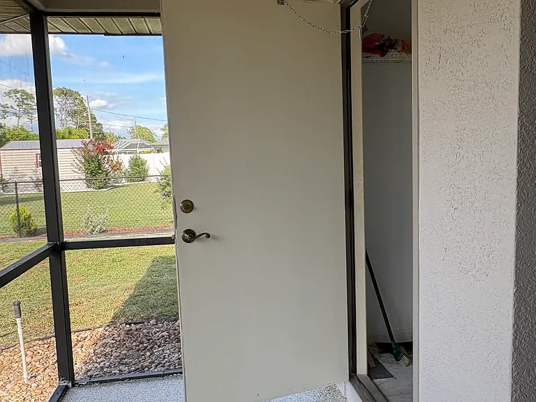 23146 Ambassador Ave — Photo 33