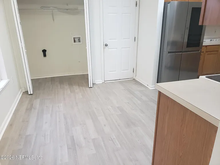 2506 Creekfront Dr — Photo 9