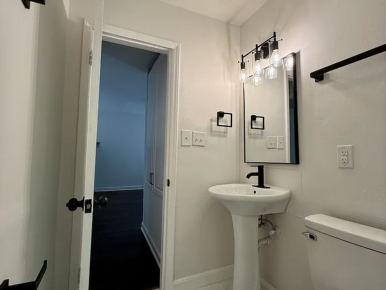 652 Miller St #2 — Photo 9