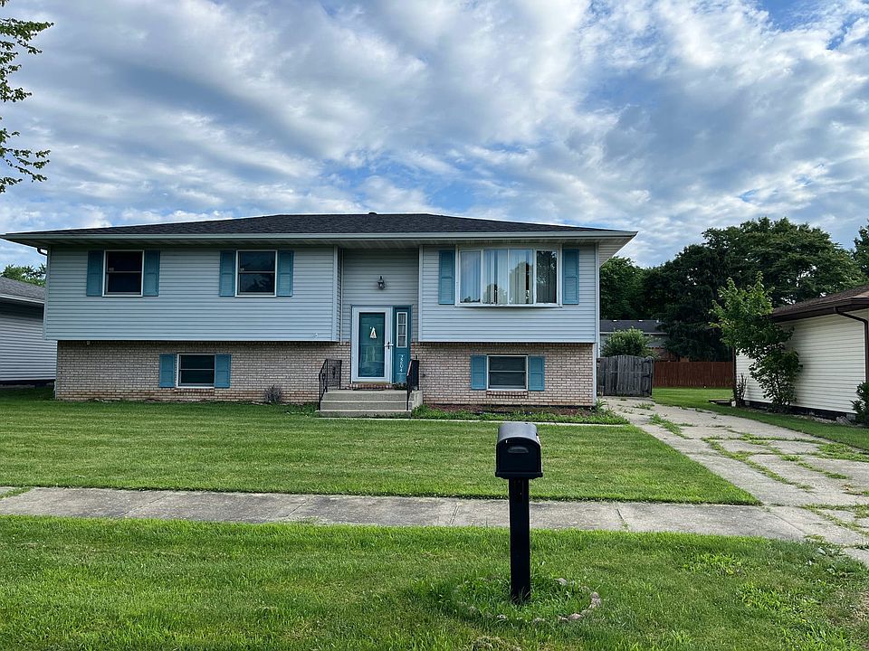 1st image of 2204 E 38th Pl