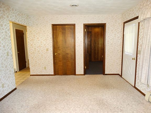 Entrance & Living Room
