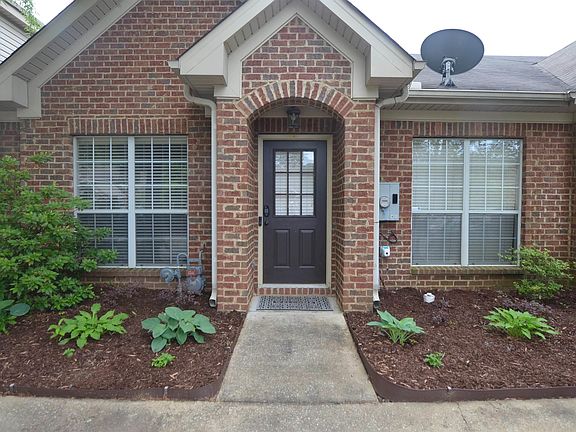 4th image of 2816 Southwood Ln