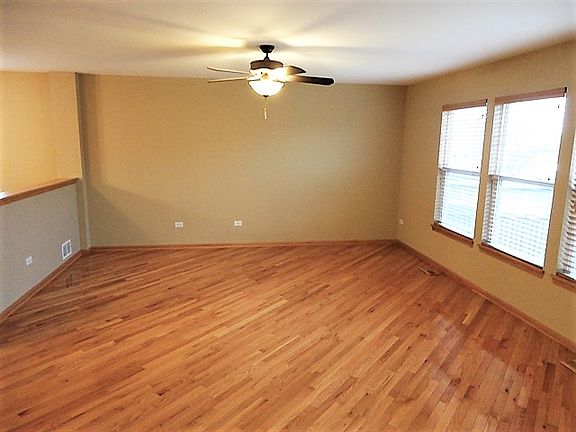 4th image of 1739 Heatherstone Ave