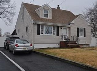 40 Dartmouth Ave, Avenel, NJ 07001