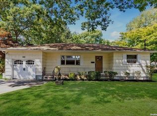 98 Whitman Ave, Islip, NY 11751