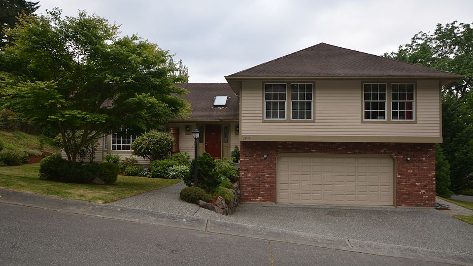1st image of 3945 NE 186th St