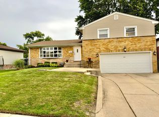 1661 Charleston Ct, Melrose Park, IL 60160