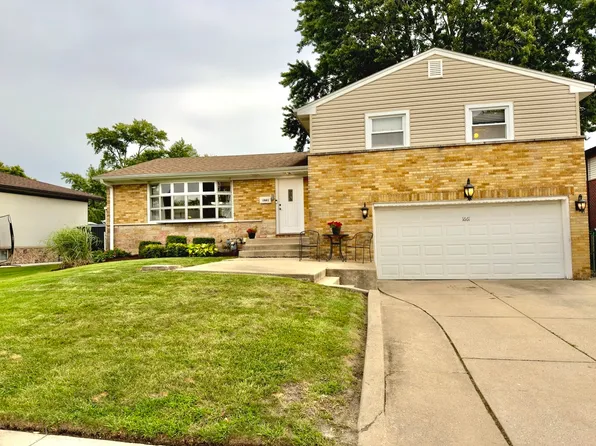 1661 Charleston Ct, Melrose Park, IL 60160