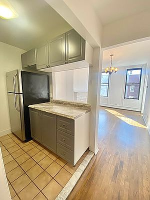 4th image of 203 Nassau Ave APT 2