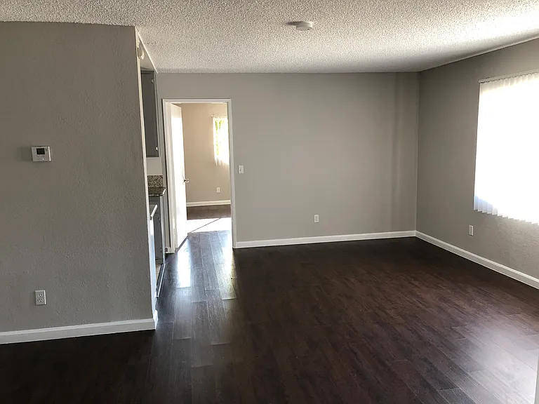 Lemarsh Apartments — Photo 20