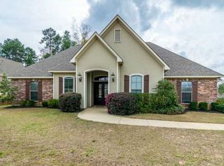 1904 Sparrow Ridge Cir, Haughton, LA 71037