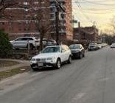 Exterior Neighborhood (street photo)