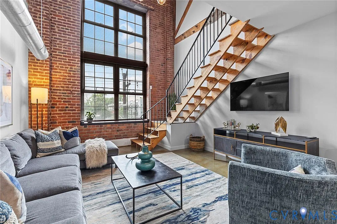 2 bed, 2.0 bath, 1250 sqft, $3,000 — Photo 1