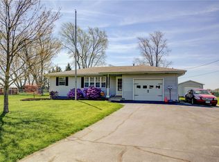 4839 E Beacon Dr, Decatur, IL 62521