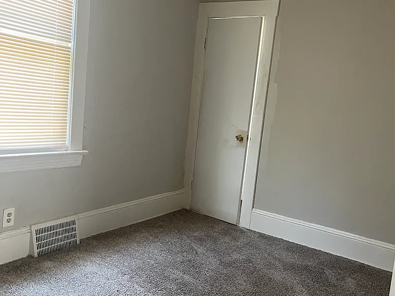 16107 Arcade Ave #3 — Photo 6