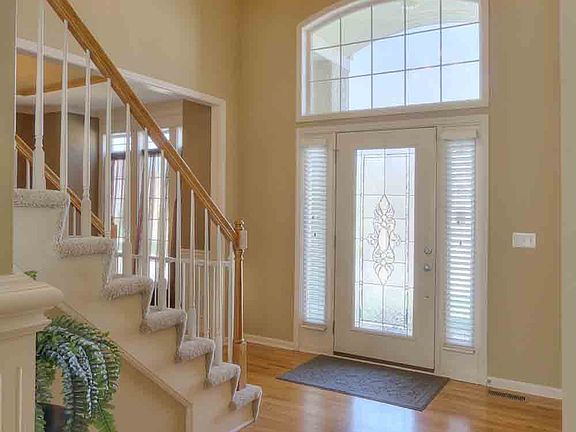 2nd image of 1017 NE Serenity Ln