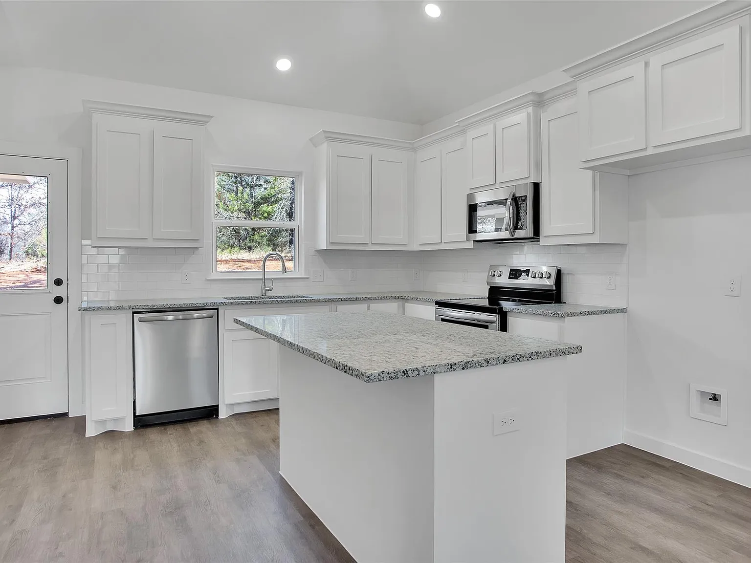 4 bed, 1590 sqft, $2,250 — Photo 3