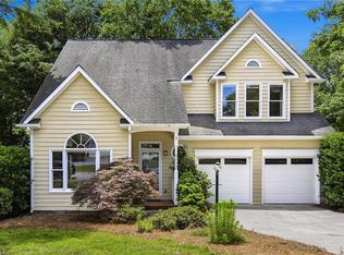 2032 Williamsburg Manor Ct, Winston Salem, NC 27103