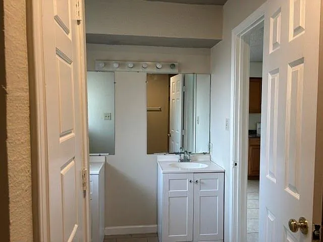 16030 Blackhawk Blvd — Photo 15