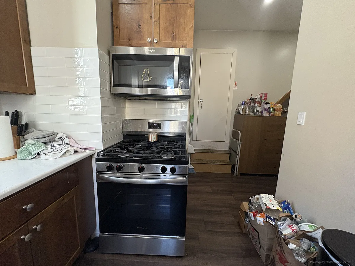 Building Photo - 19 Ashford St #1