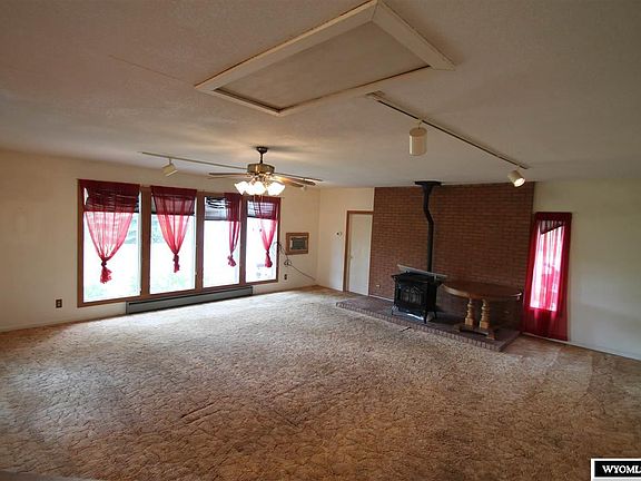 4th image of 255 Cathedral Dr