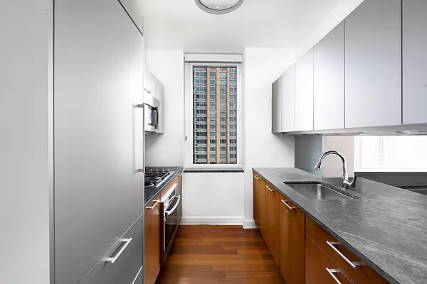 Rented by Nest Seekers International | media 7