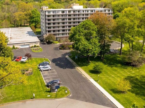 5 Suburban Rd APT 709