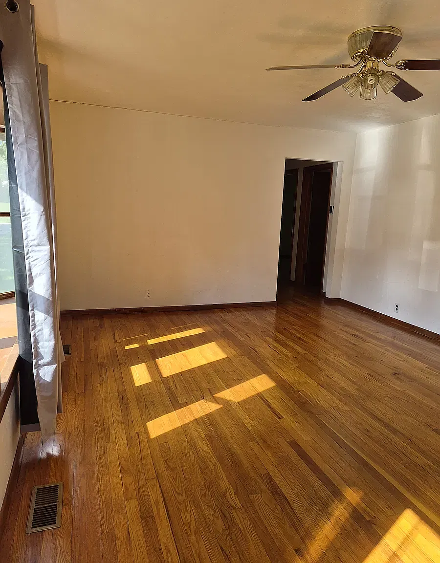 900 NE 88th St — Photo 2
