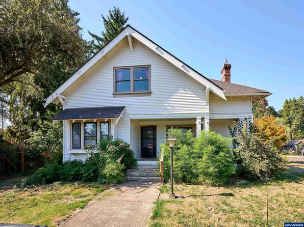 955 Bryan St, Woodburn, OR 97071