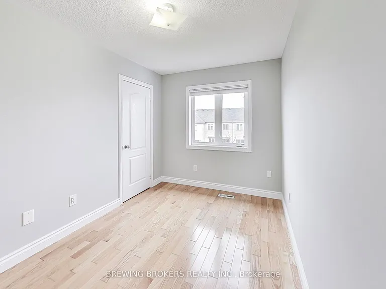 33 Pearcey Cres — Photo 24