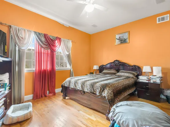 215 South Street image 12 of 37