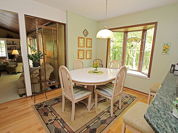 4th image of 1100 Duck Creek Ln