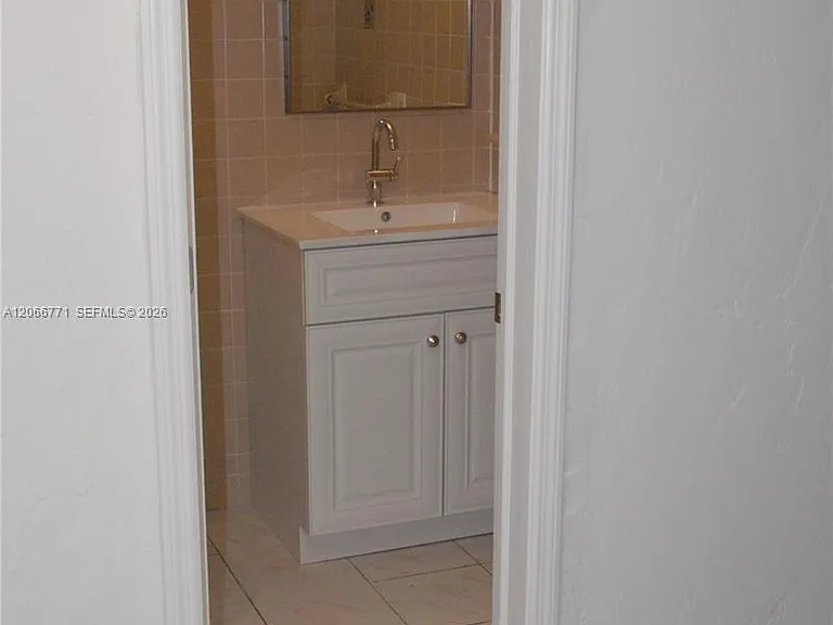 10907 N Kendall Dr #416 — Photo 17