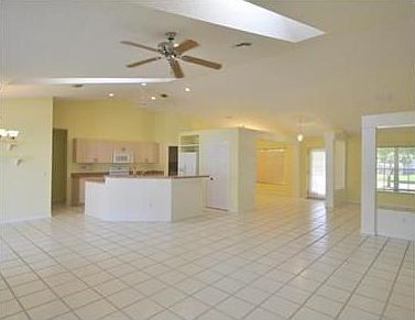 4th image of 8294 Redcedar Pl