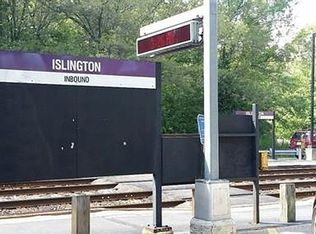 17 Eldridge Pl, Westwood, MA 02090