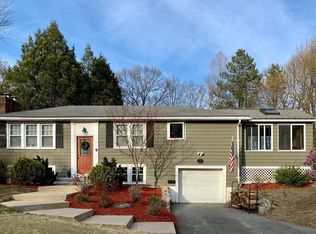 9 Lantern Ln, Chelmsford, MA 01824