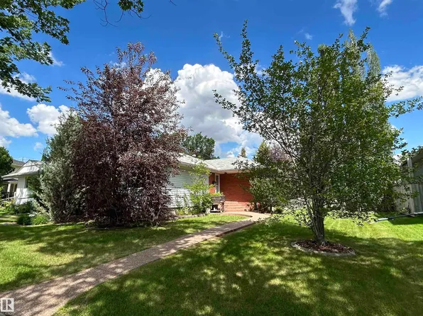 9457 79th St NW, Edmonton, AB T6C 2R8