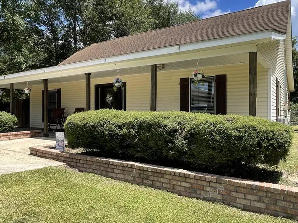 301 Ridgeview Dr, Carriere, MS 39426