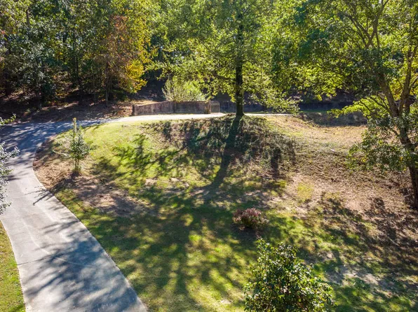 79 Country Estates Rd, La Fayette, GA 30728