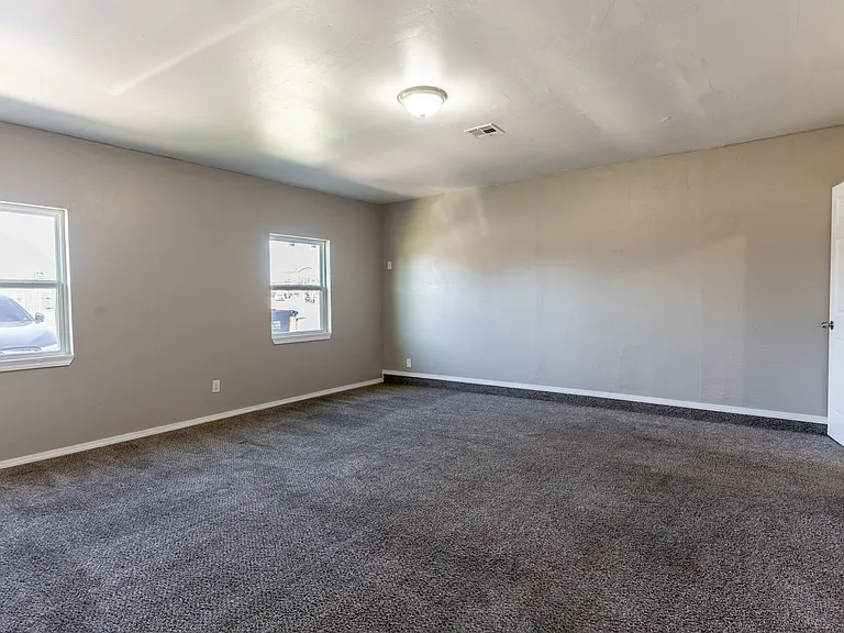 1212 N Janeway Ave — Photo 19