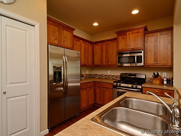 5th image of 3976 SE Discovery St
