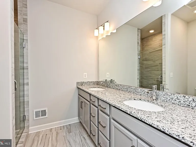4404 Fair Lakes Ct — Photo 41