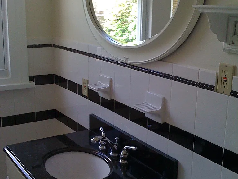 209 Grayling Ave — Photo 8