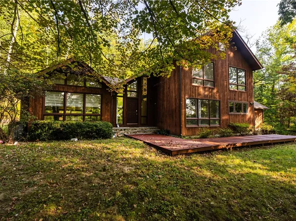 144 W Hill Ter, Painted Post, NY 14870