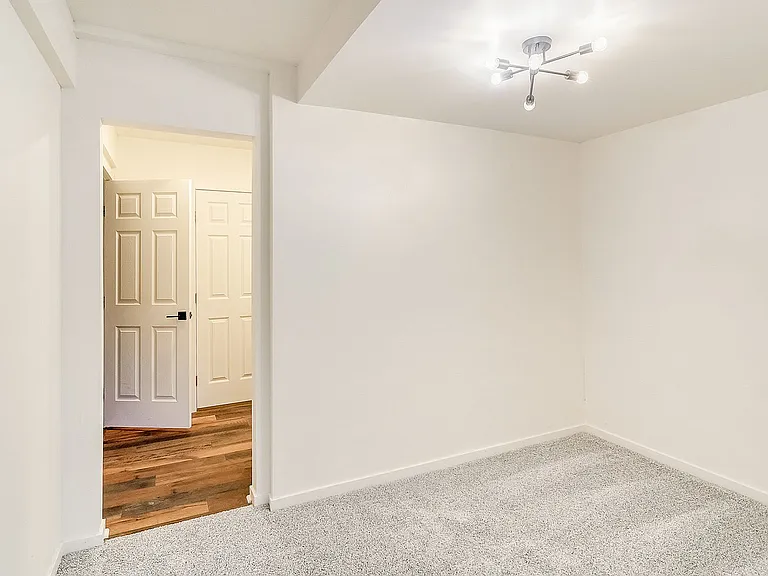 148 N Aspen St — Photo 17