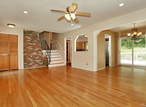 4th image of 329 Alpine Dr