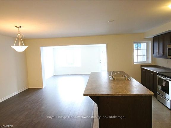5th image of 572 Allport Gate