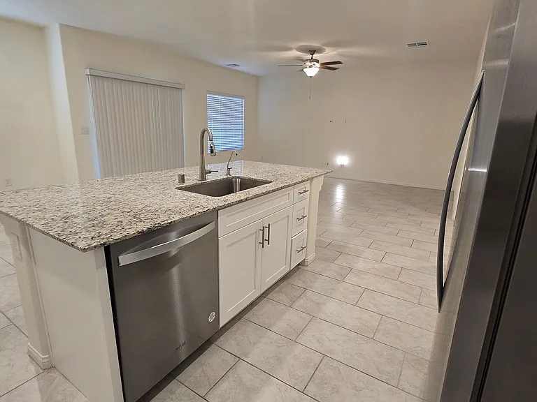 7647 Duran Harbor Ln — Photo 12